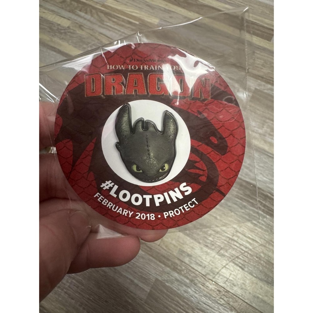 how to train your dragon toothless lootcrate enamel pin fandom nerd gift‎